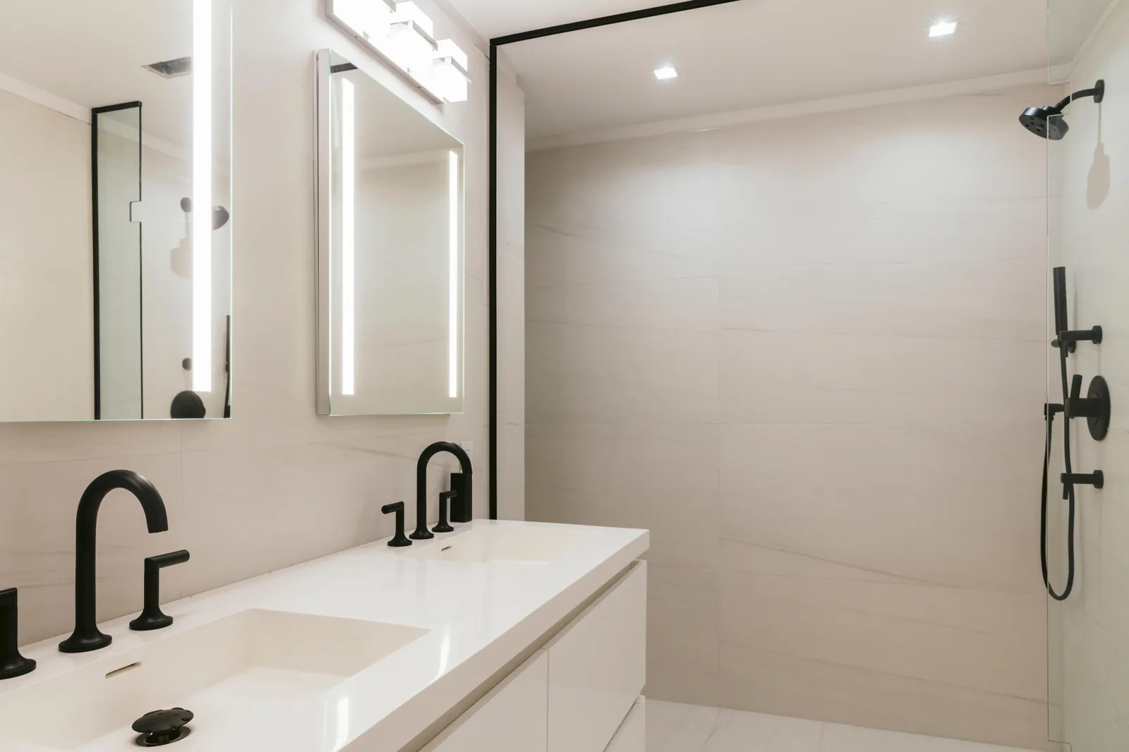 Palm Beach Towers Remodel, Palm Beach, FL &mdash; view 1