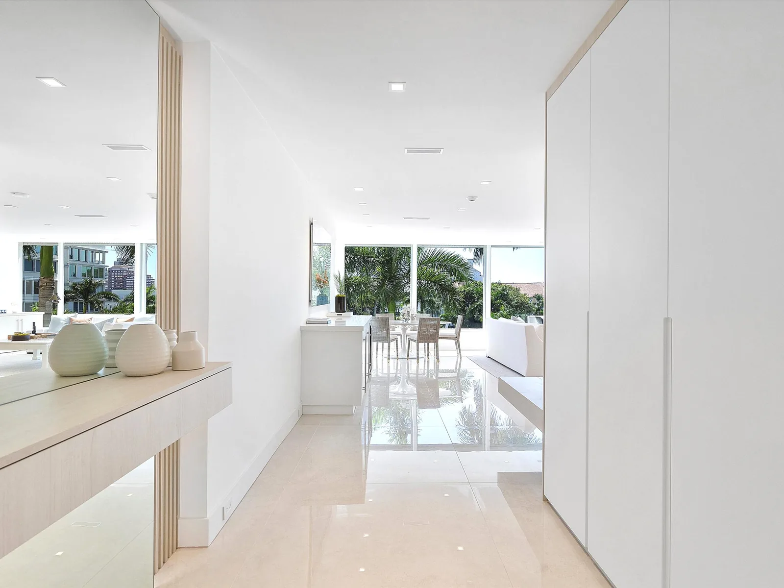 S Residence, Palm Beach Towers, Palm Beach, FL &mdash; view 2