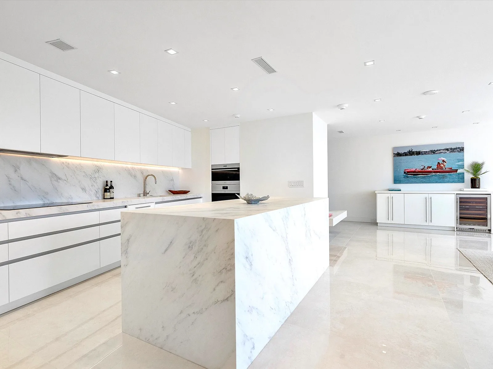 S Residence, Palm Beach Towers, Palm Beach, FL &mdash; view 5