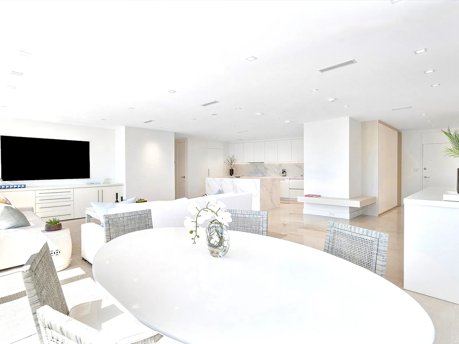 S Residence, Palm Beach Towers, Palm Beach, FL &mdash; view 6
