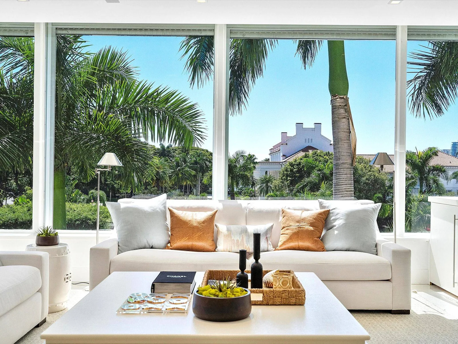 S Residence, Palm Beach Towers, Palm Beach, FL &mdash; view 8