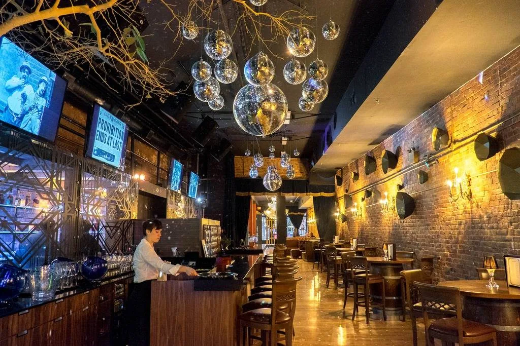 Canadian Club Lounge, Toronto, ON