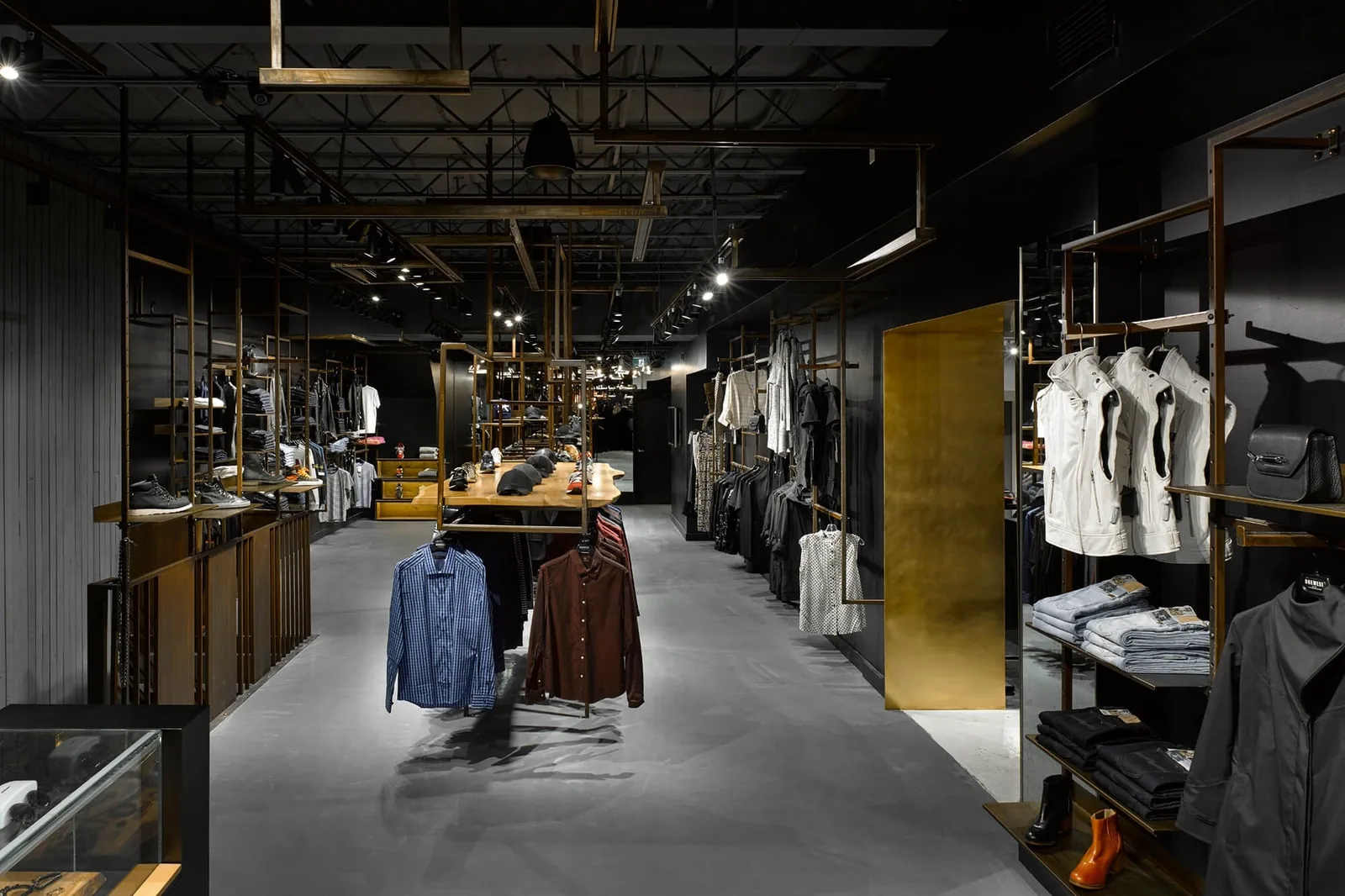 Due West Fashion Collective, Toronto, ON